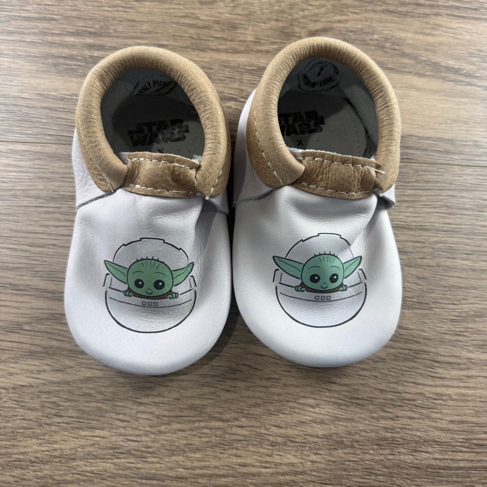 Freshly Picked x Star Wars Grogu Baby Yoda Leather Moccasins White Tan Size 7
